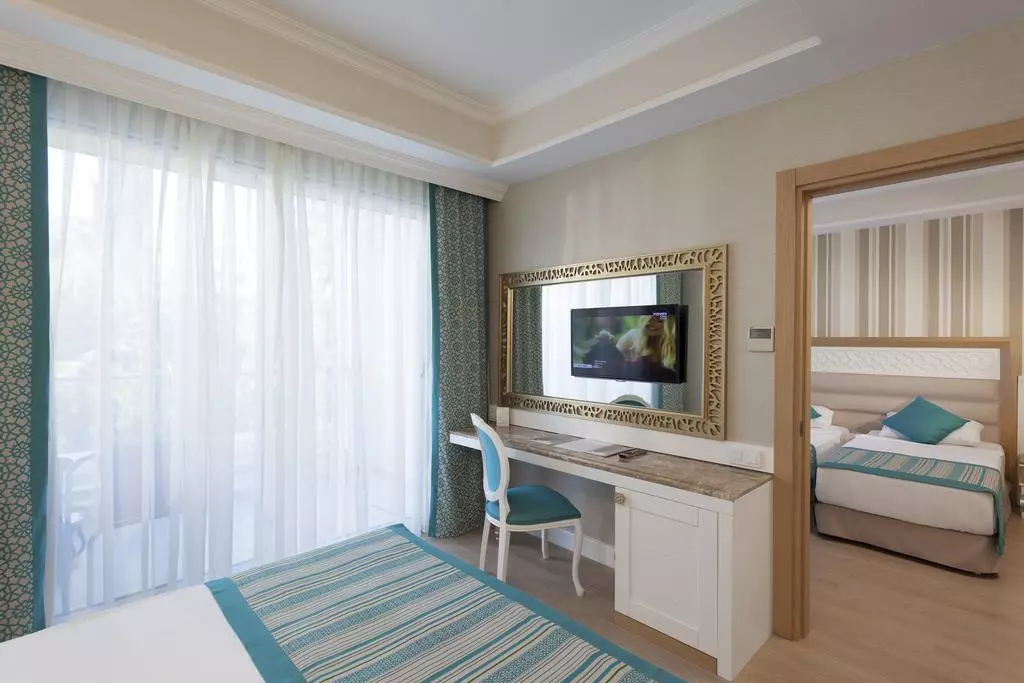 KARMIR RESORT